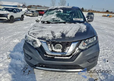 2018 Nissan Rogue S z USA, uszkodzony, nr VIN 5N1AT2MV2JC820525